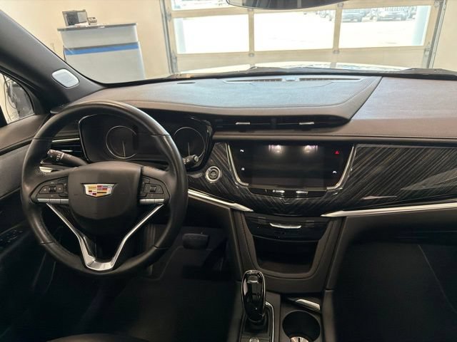 Used 2024 Cadillac XT6 Premium Luxury w/ LPO, Floor Liner Package AWD/4WD image 24