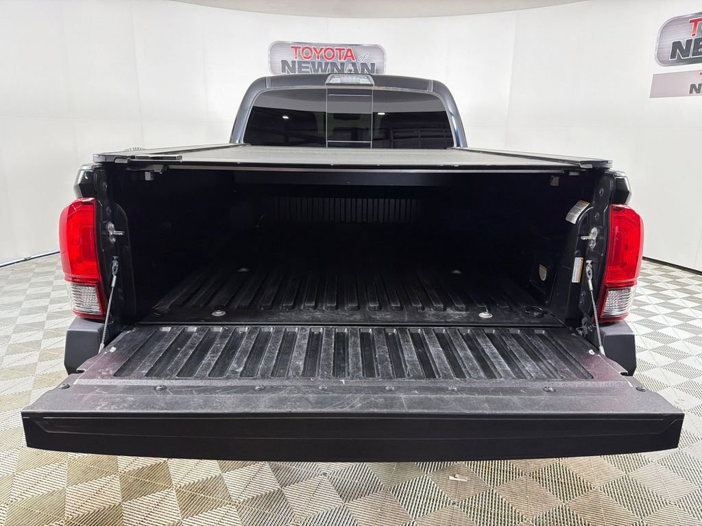 Used 2019 Toyota Tacoma TRD Off-Road image 19