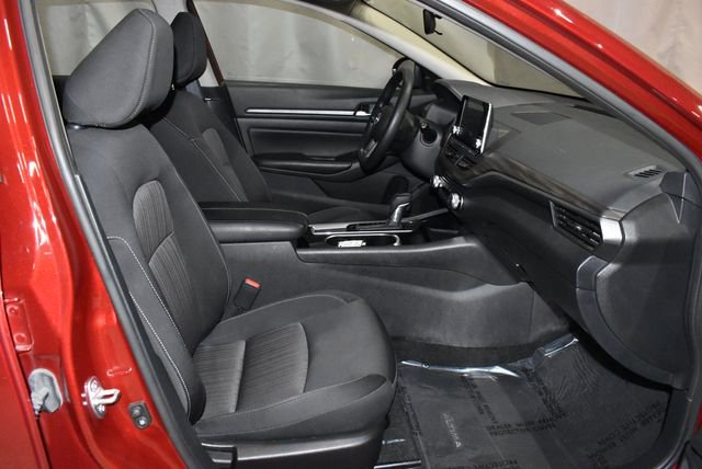 Used 2024 Nissan Altima 2.5 SV image 29