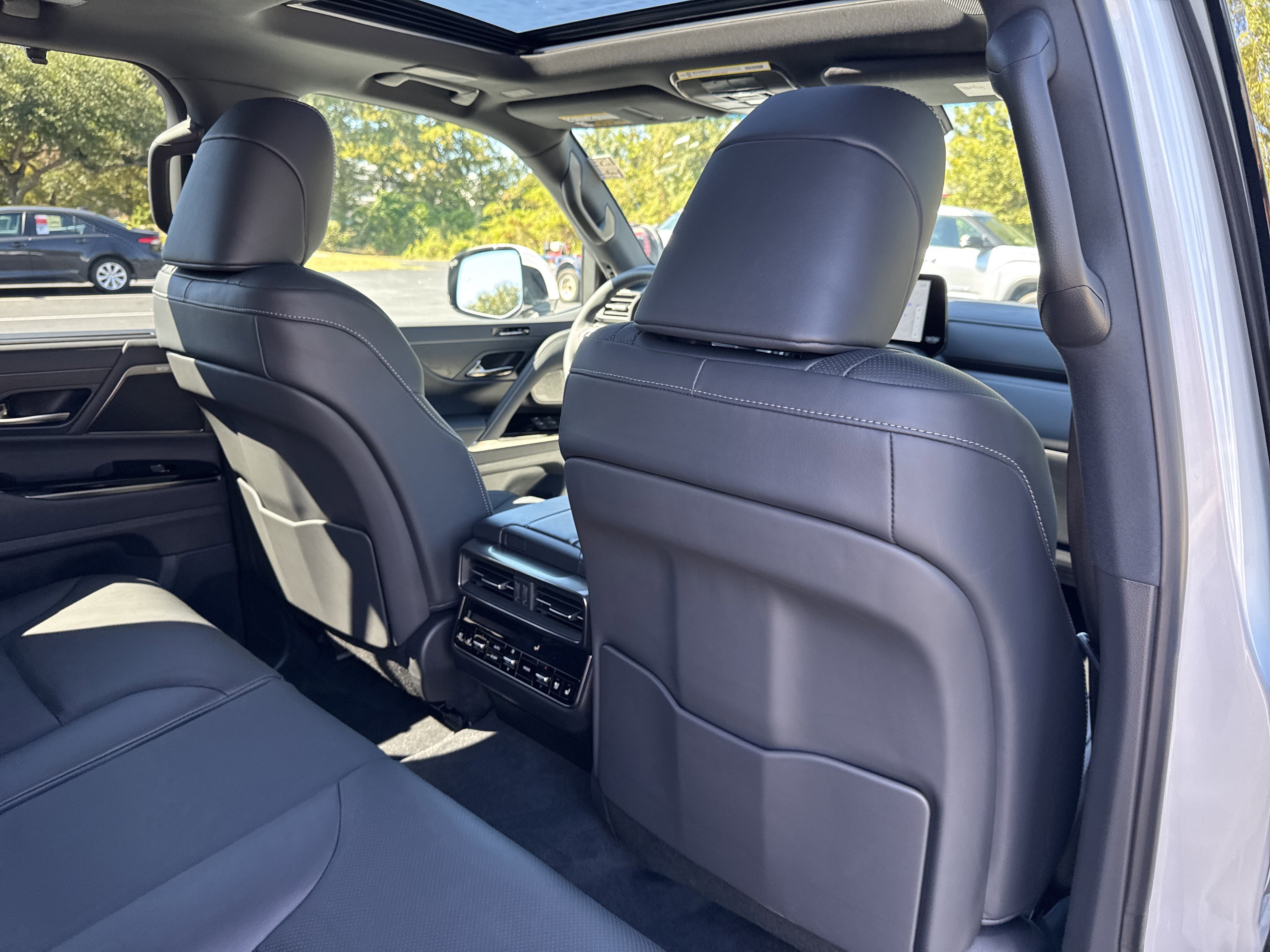 Used 2025 Lexus LX 600 4WD w/ Interior Upgrade Package image 30