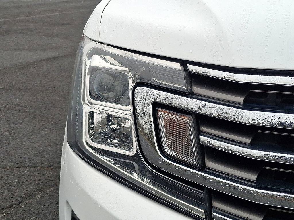 Used 2019 Ford Expedition XLT w/ Equipment Group 202A image 12