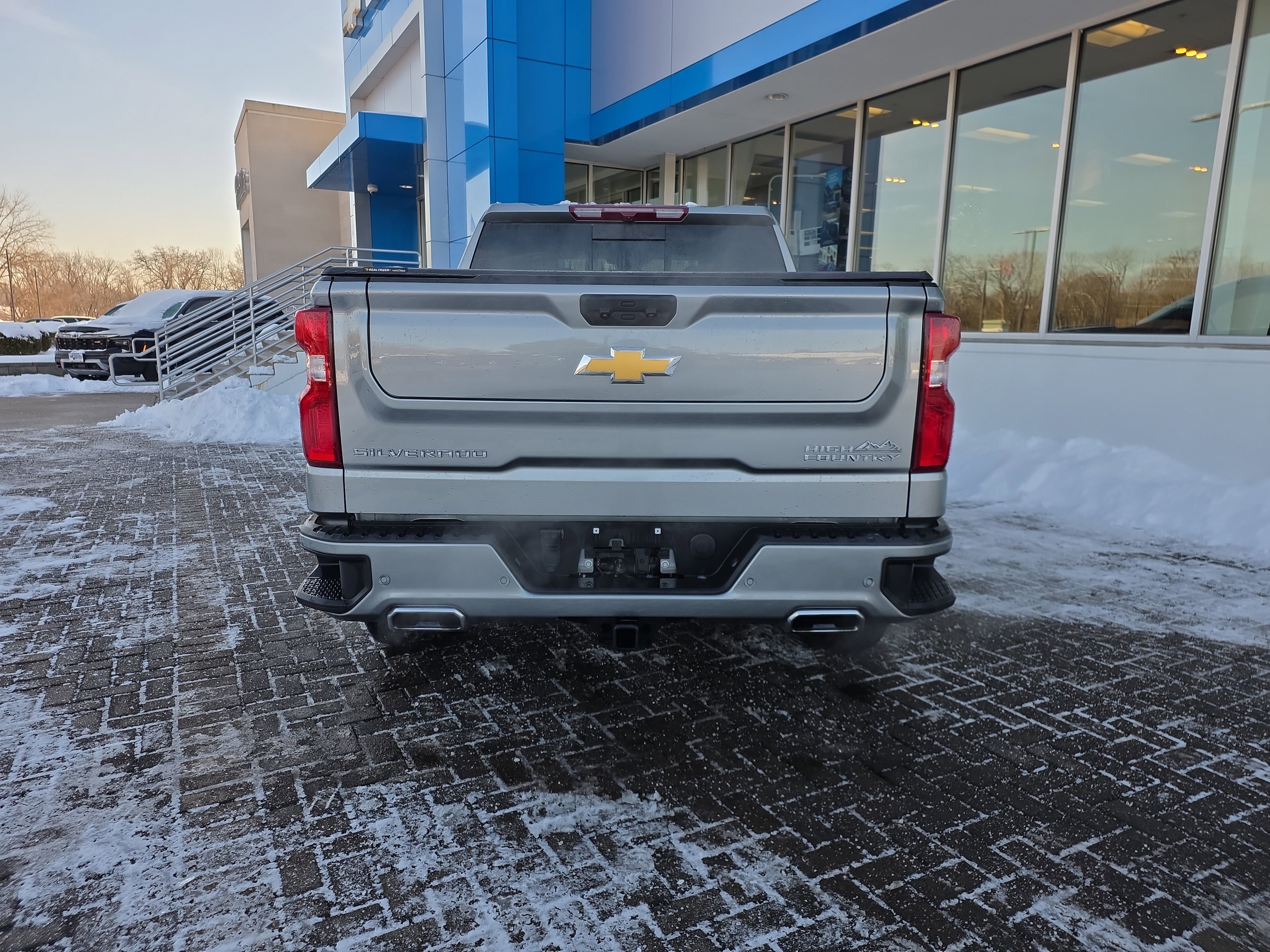 Used 2024 Chevrolet Silverado 1500 High Country w/ High Country Premium Package image 4