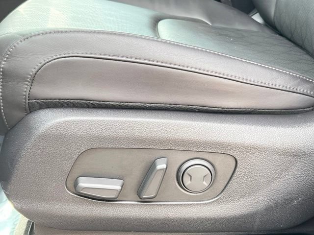 Certified 2024 Kia Carnival EX FWD image 18