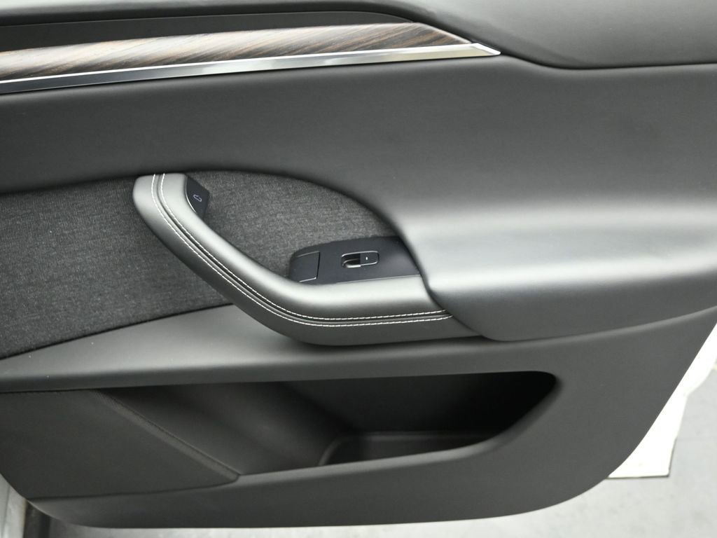 Used 2022 Tesla Model X image 26