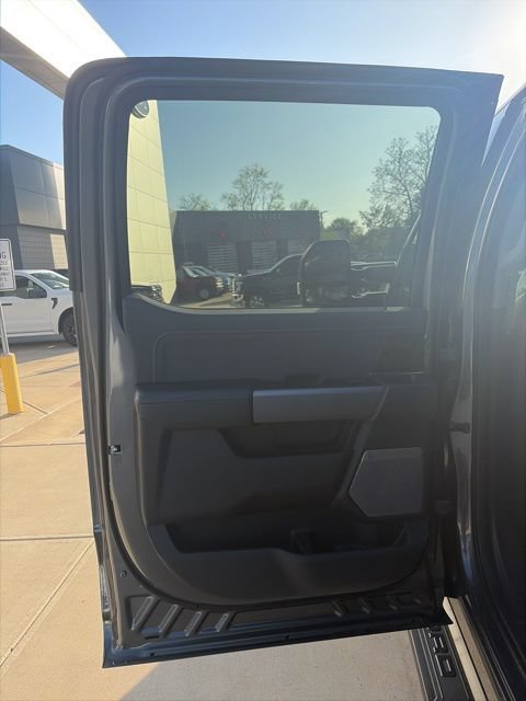 New 2026 Ford F350 Lariat w/ Black Appearance Package AWD/4WD image 29