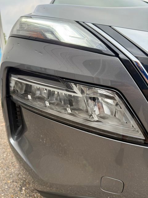 Certified 2023 Nissan Rogue SV FWD image 28