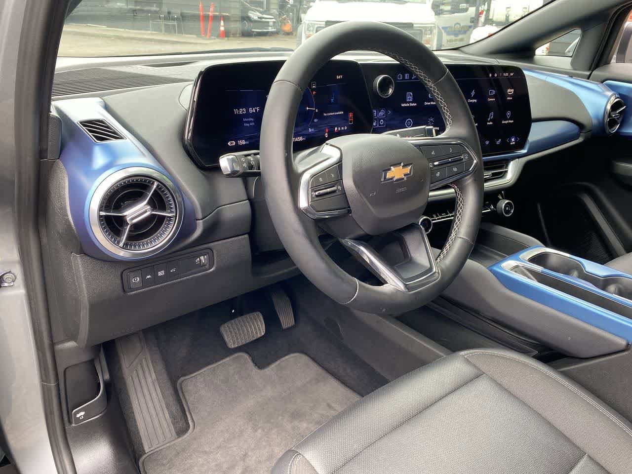 Used 2025 Chevrolet Equinox EV LT w/ Convenience Package FWD image 2