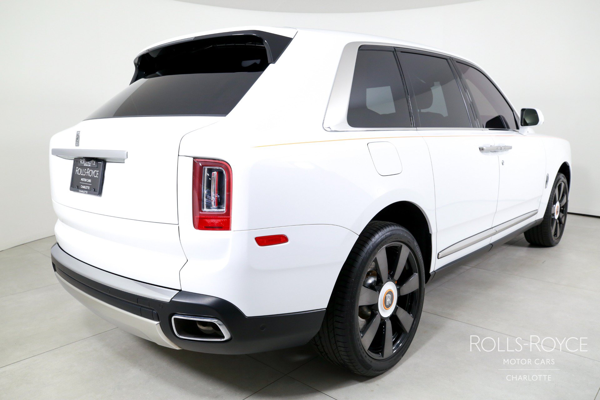 Certified 2020 Rolls-Royce Cullinan AWD/4WD image 2