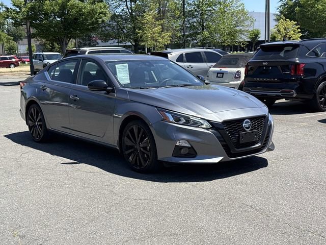 Used 2022 Nissan Altima 2.5 SR w/ Midnight Edition Package FWD image 1