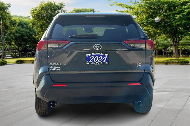 Used 2024 Toyota RAV4 LE image 4