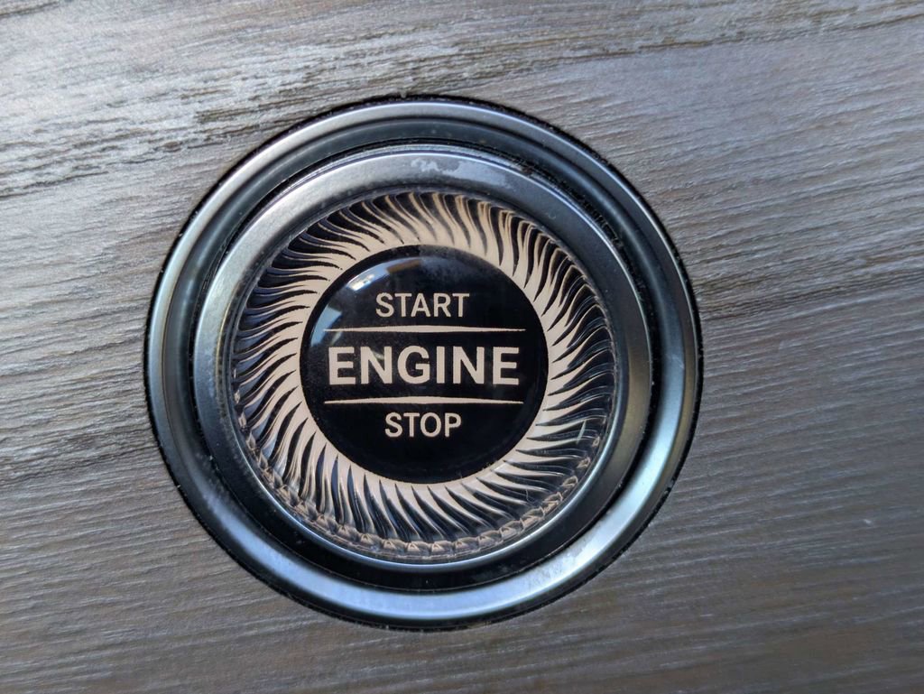 Used 2018 Mercedes-Benz E 400 Coupe image 32