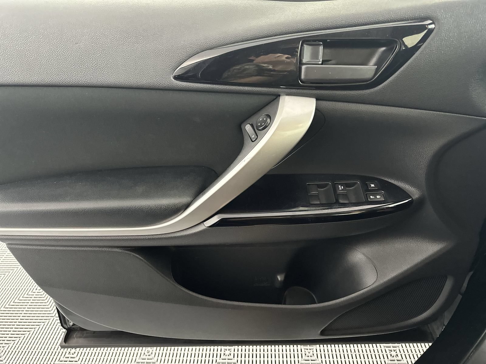 Used 2022 Mitsubishi Eclipse Cross LE AWD/4WD image 29