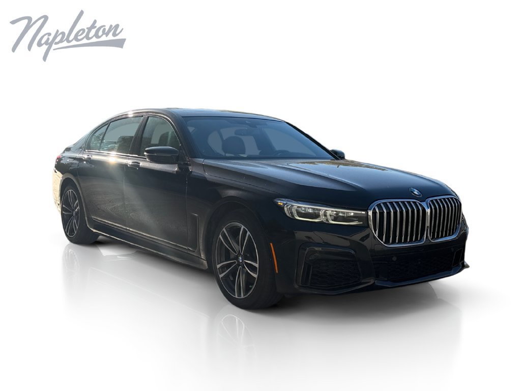 Used 2022 BMW 740i xDrive w/ M Sport Package AWD/4WD image 8