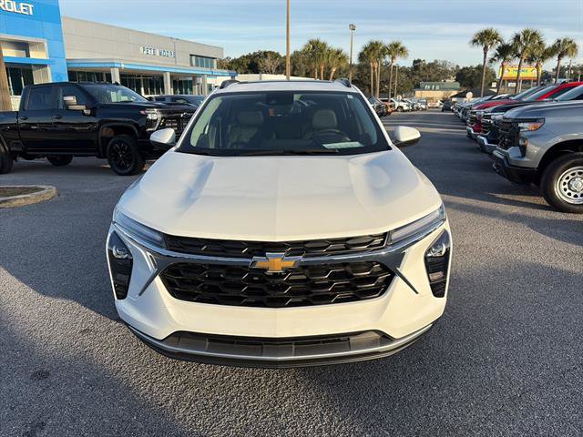 New 2026 Chevrolet Trax LT w/ Sunroof Package image 2