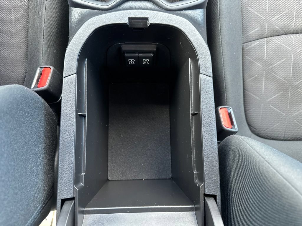 Used 2019 Toyota RAV4 XLE w/ Convenience Package AWD/4WD image 8