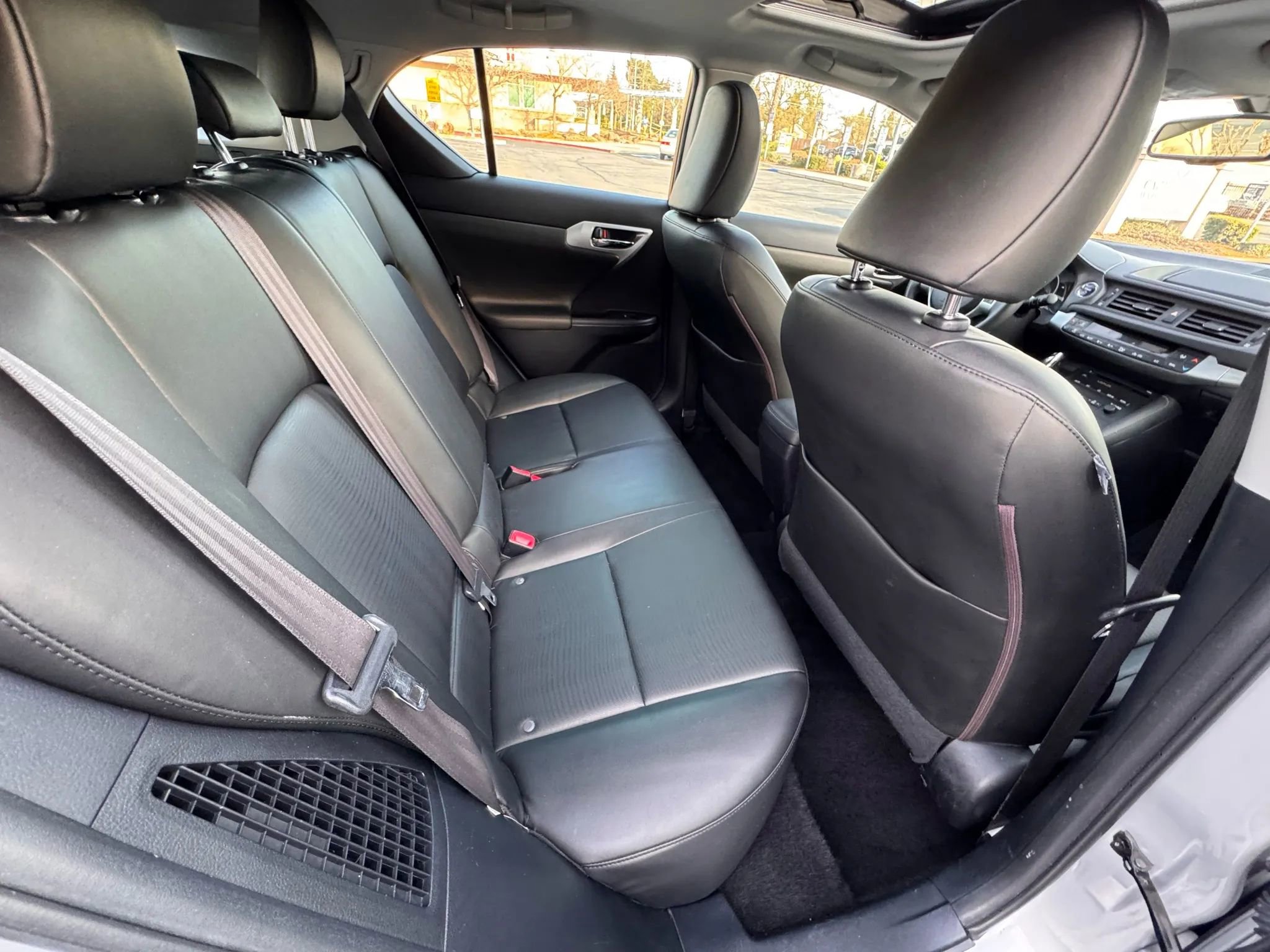 Used 2011 Lexus CT 200h Premium w/ Premium Audio Pkg image 15