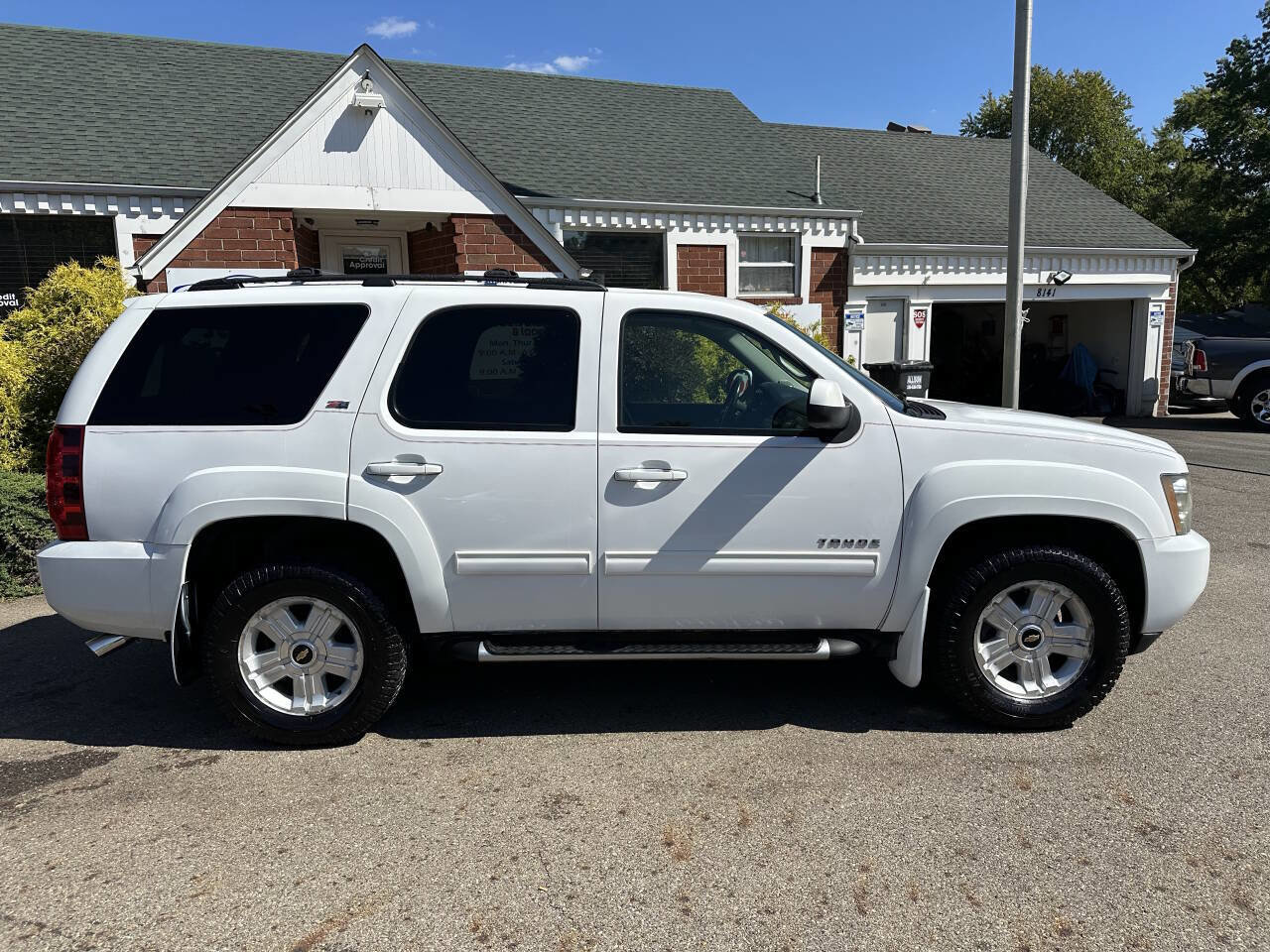 Used 2011 Chevrolet Tahoe LT w/ Luxury Package image 9