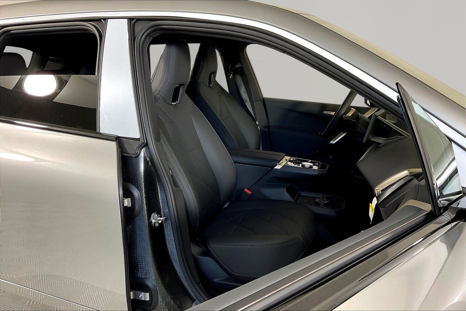 New 2026 BMW iX xDrive45 AWD/4WD image 14
