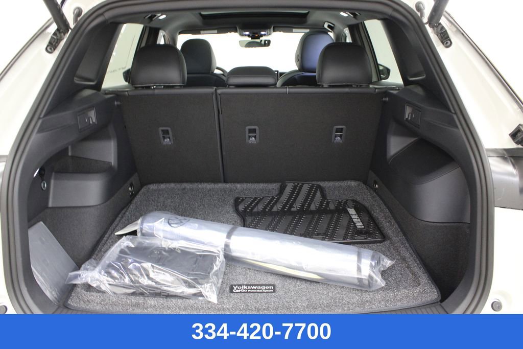 New 2026 Volkswagen Tiguan SE R-Line image 28