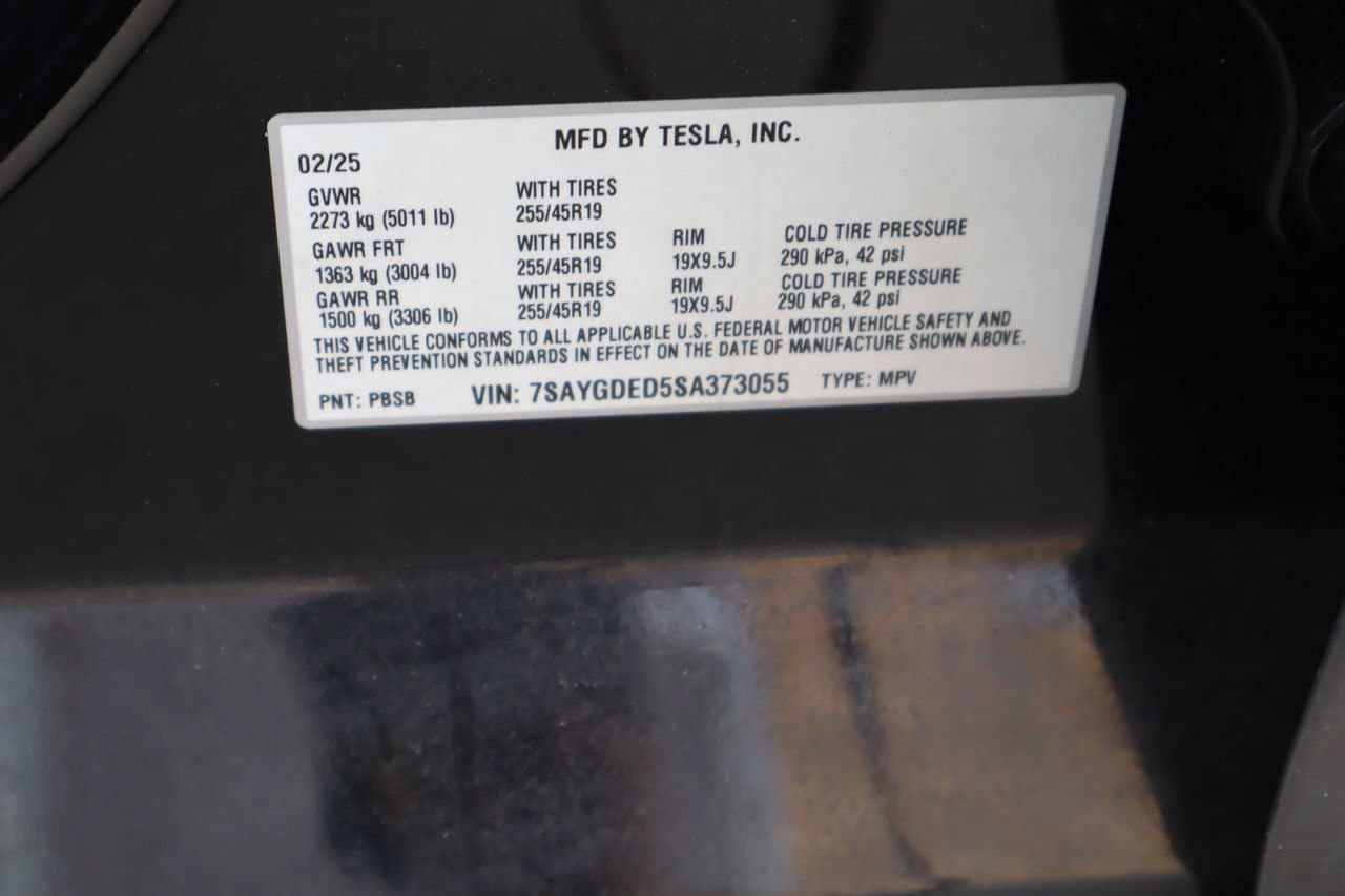 Used 2025 Tesla Model Y Long Range RWD image 23