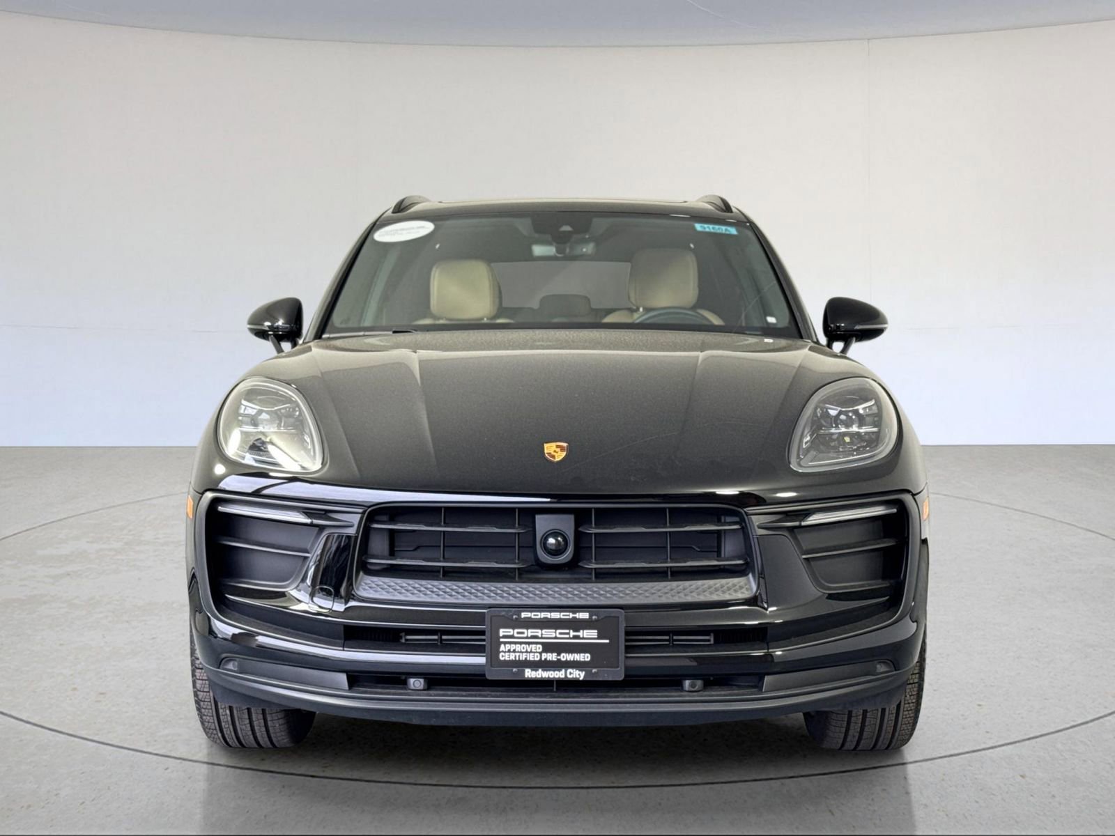 Certified 2025 Porsche Macan image 11
