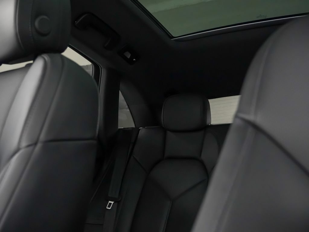 Certified 2026 Porsche Macan AWD/4WD image 36
