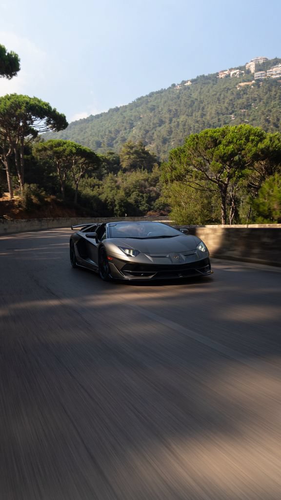 Used 2020 Lamborghini Aventador SVJ AWD/4WD image 3