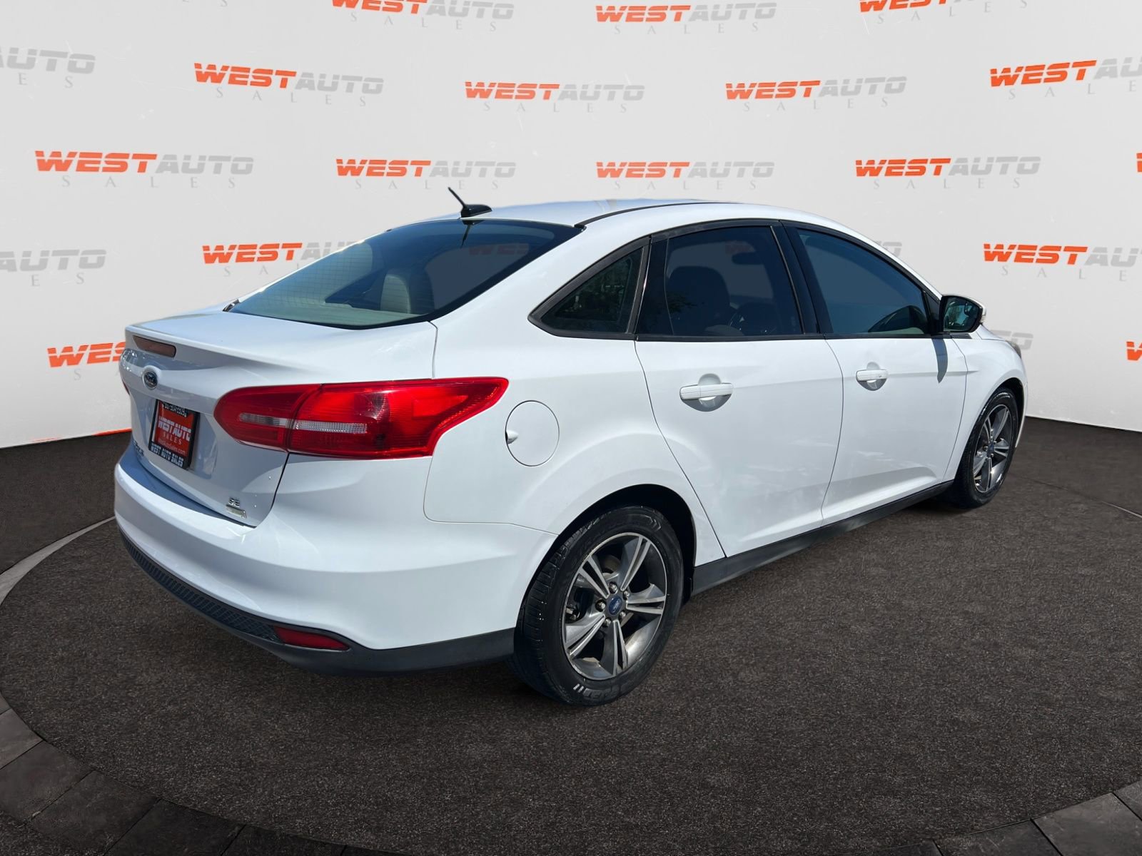 Used 2016 Ford Focus SE FWD image 5