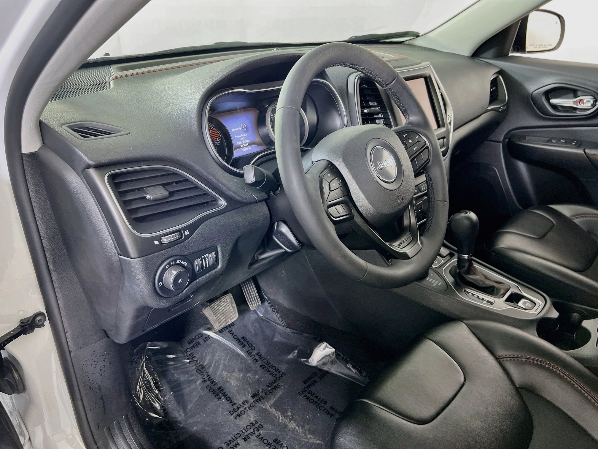 Used 2022 Jeep Cherokee Trailhawk w/ Trailer Tow Group image 9