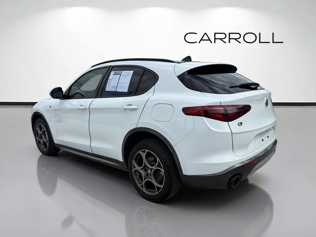 Used 2023 Alfa Romeo Stelvio Ti AWD/4WD image 5