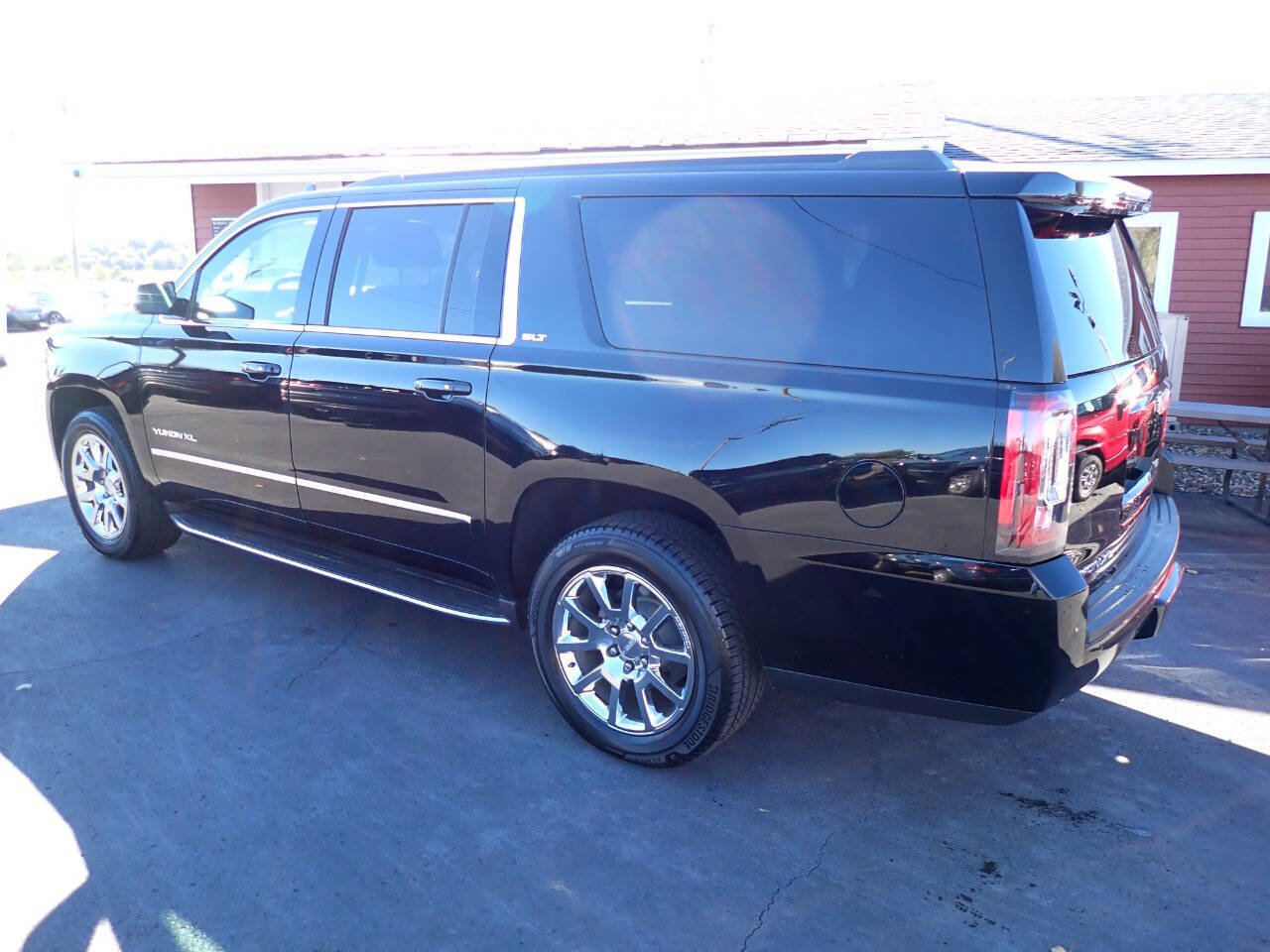 Used 2020 GMC Yukon XL SLT w/ Premium Edition image 4
