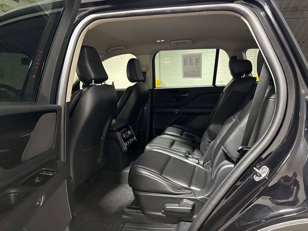 Used 2023 Lincoln Aviator AWD image 22