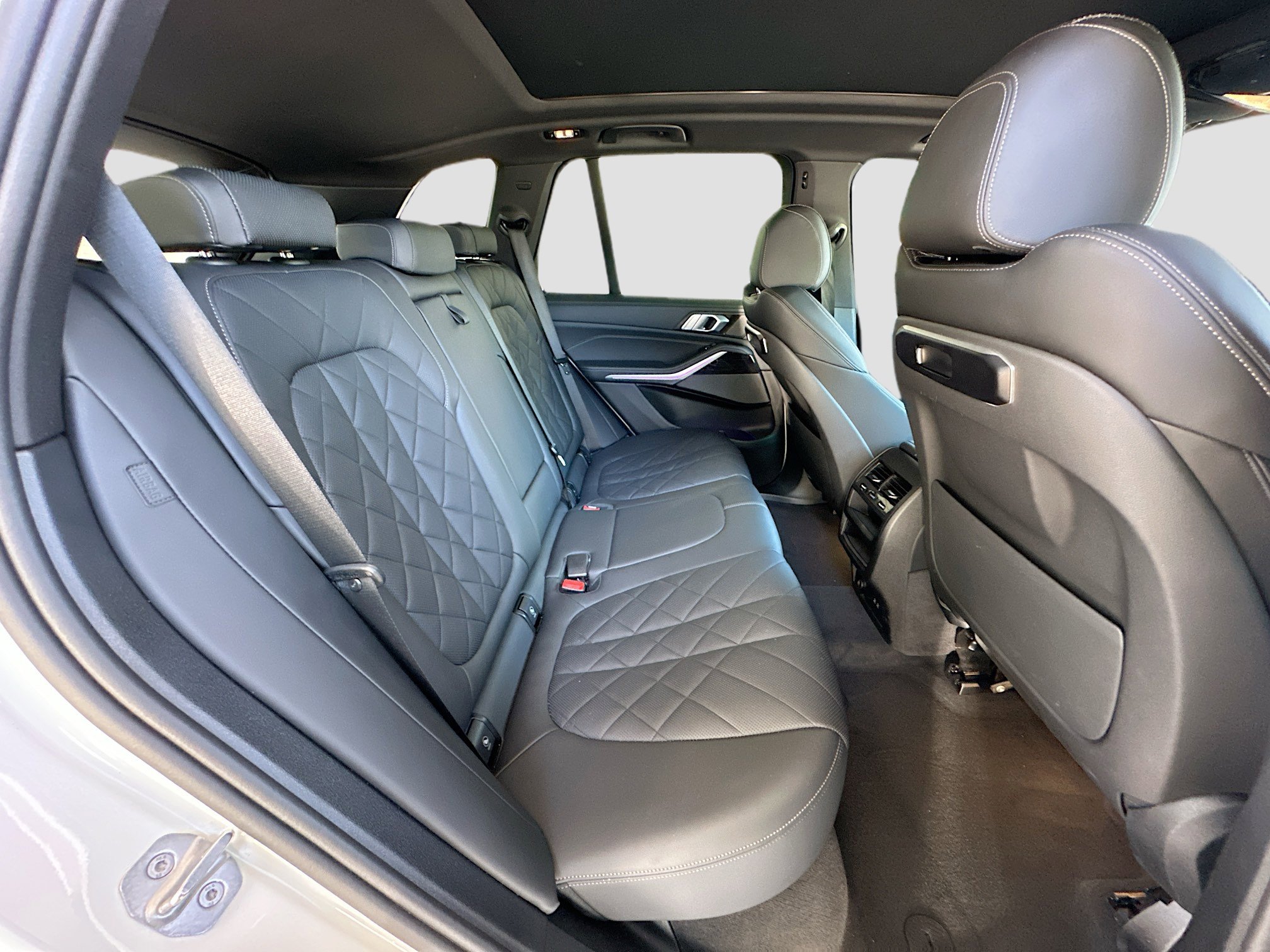 Used 2024 BMW X5 sDrive40i w/ M Sport Package image 29