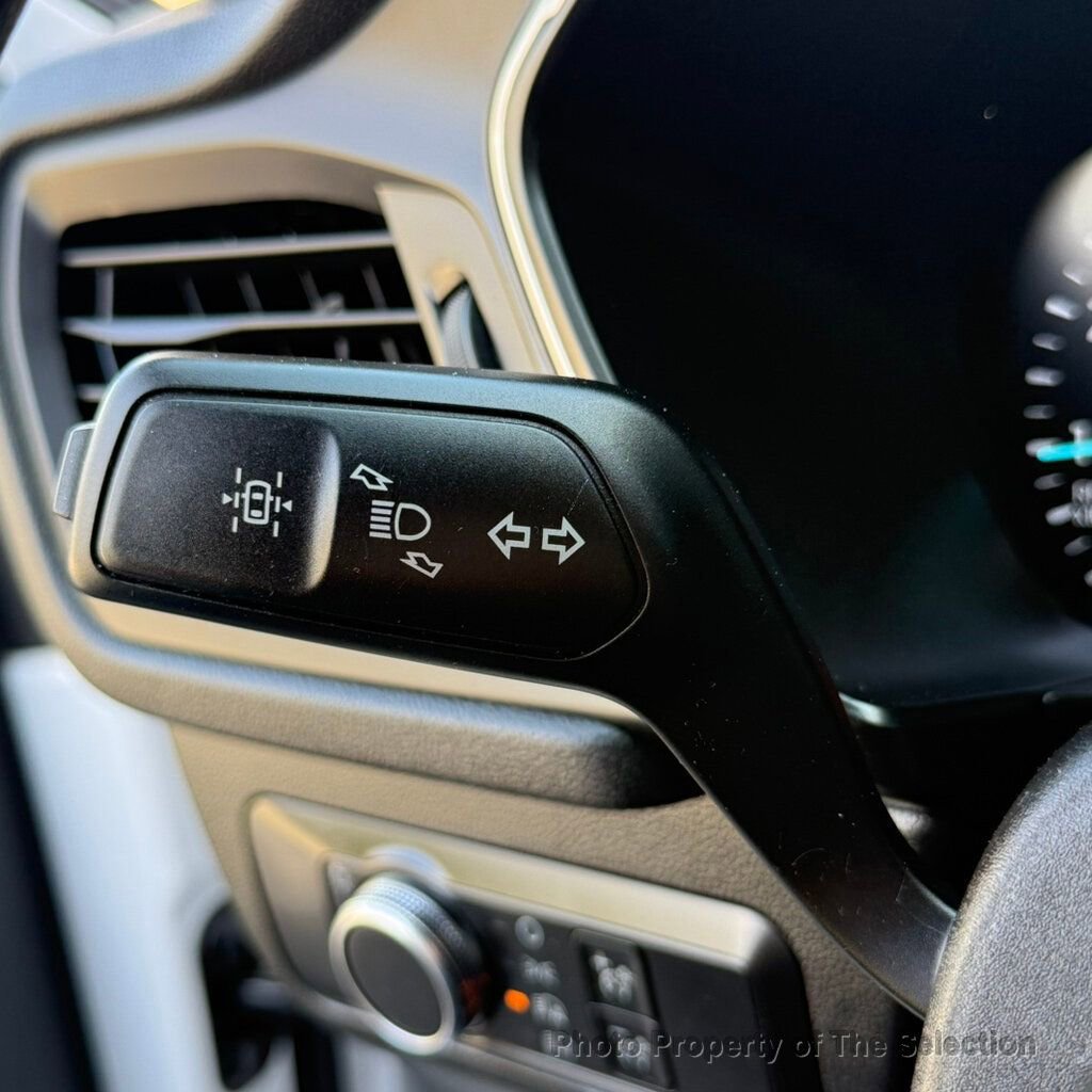 Used 2020 Ford Escape SE image 28