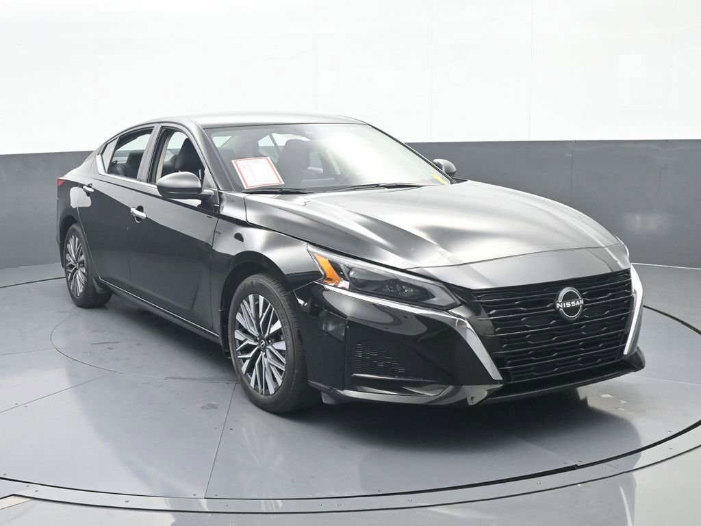 Used 2024 Nissan Altima 2.5 SV image 9
