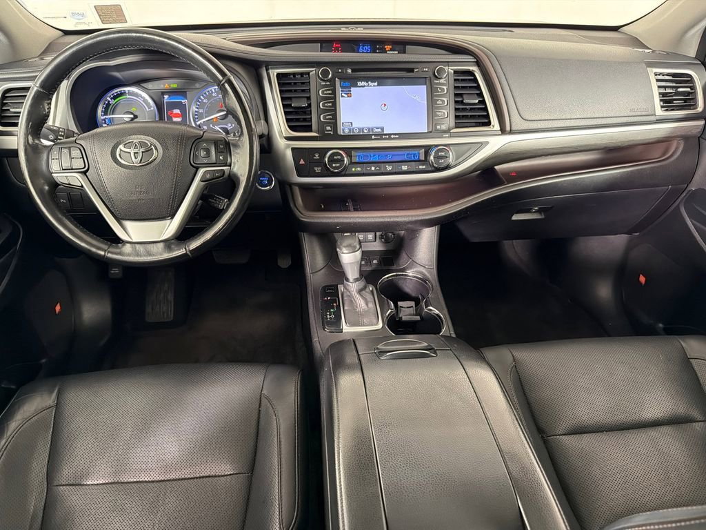 Used 2017 Toyota Highlander Limited Platinum AWD/4WD image 25