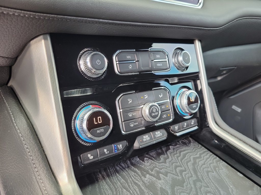 Used 2021 GMC Yukon Denali w/ Denali Premium Package RWD image 37