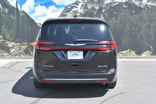 Used 2024 Chrysler Pacifica Limited FWD image 10