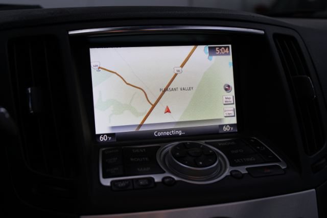 Used 2015 INFINITI Q60 Convertible w/ Premium Package RWD image 19