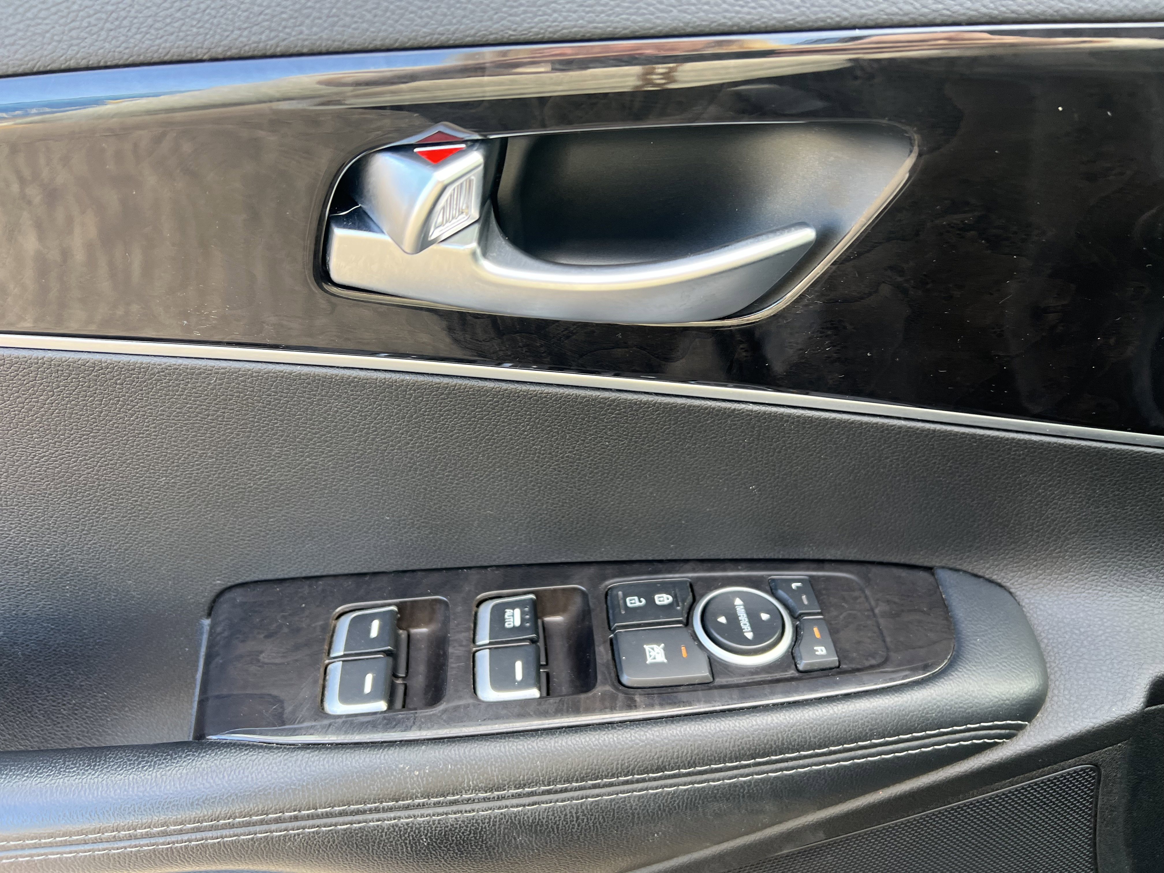 Used 2018 Kia Sorento LX image 17