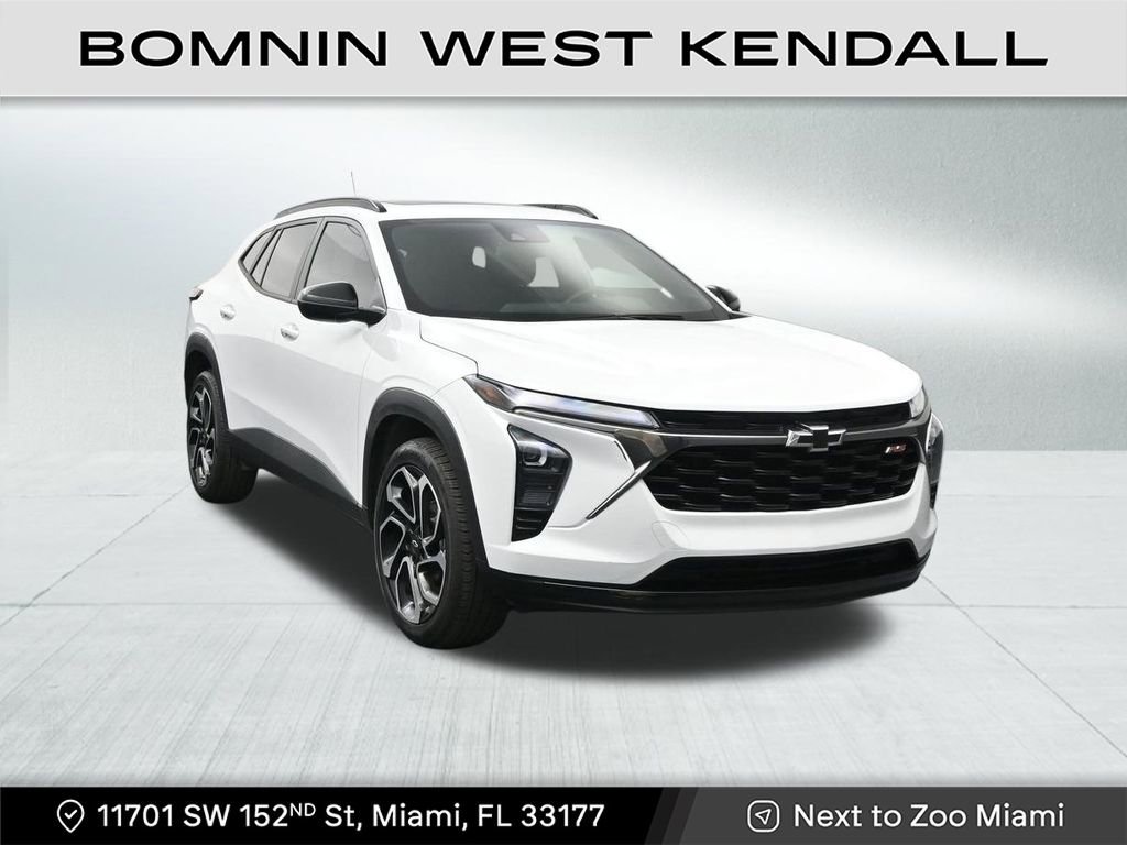 Used 2025 Chevrolet Trax RS w/ Sunroof Package image 7