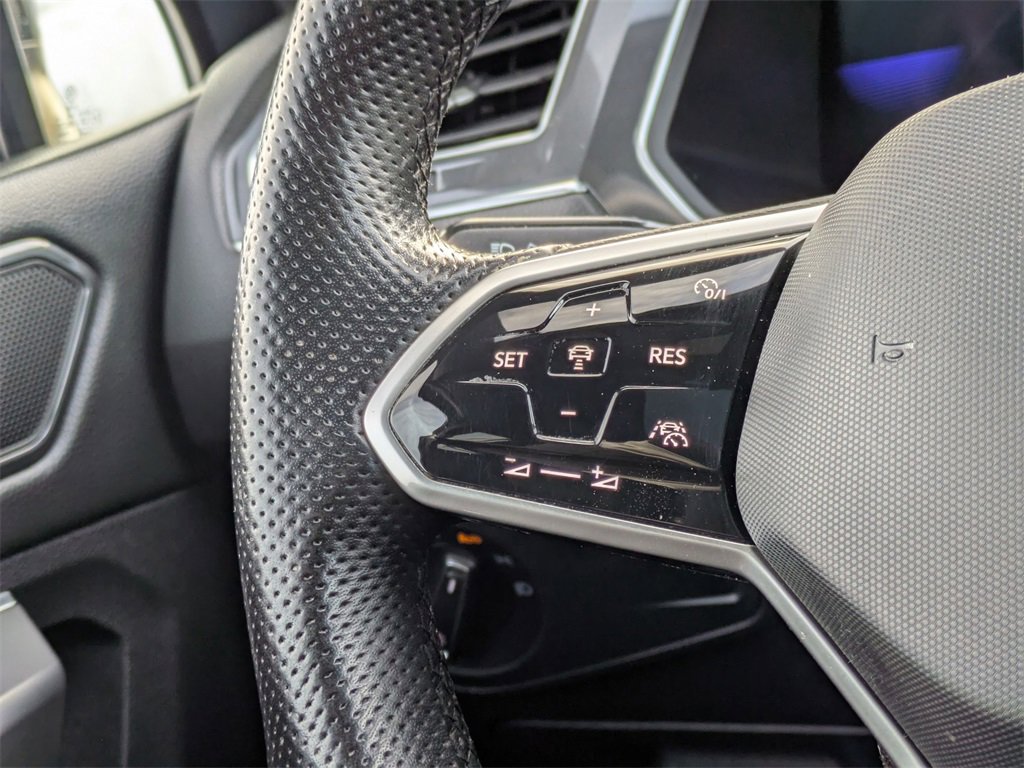 Used 2022 Volkswagen Tiguan SE R-Line image 19