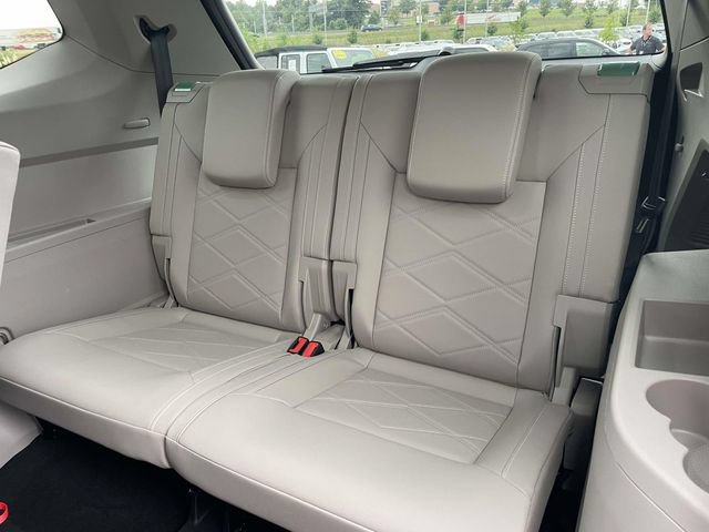 Certified 2026 Volkswagen Atlas SE w/ Black Wheel Package FWD image 14