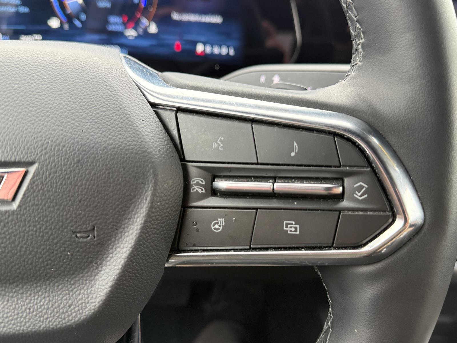 Used 2025 Chevrolet Equinox ACTIV w/ Safety and Technology Package image 25