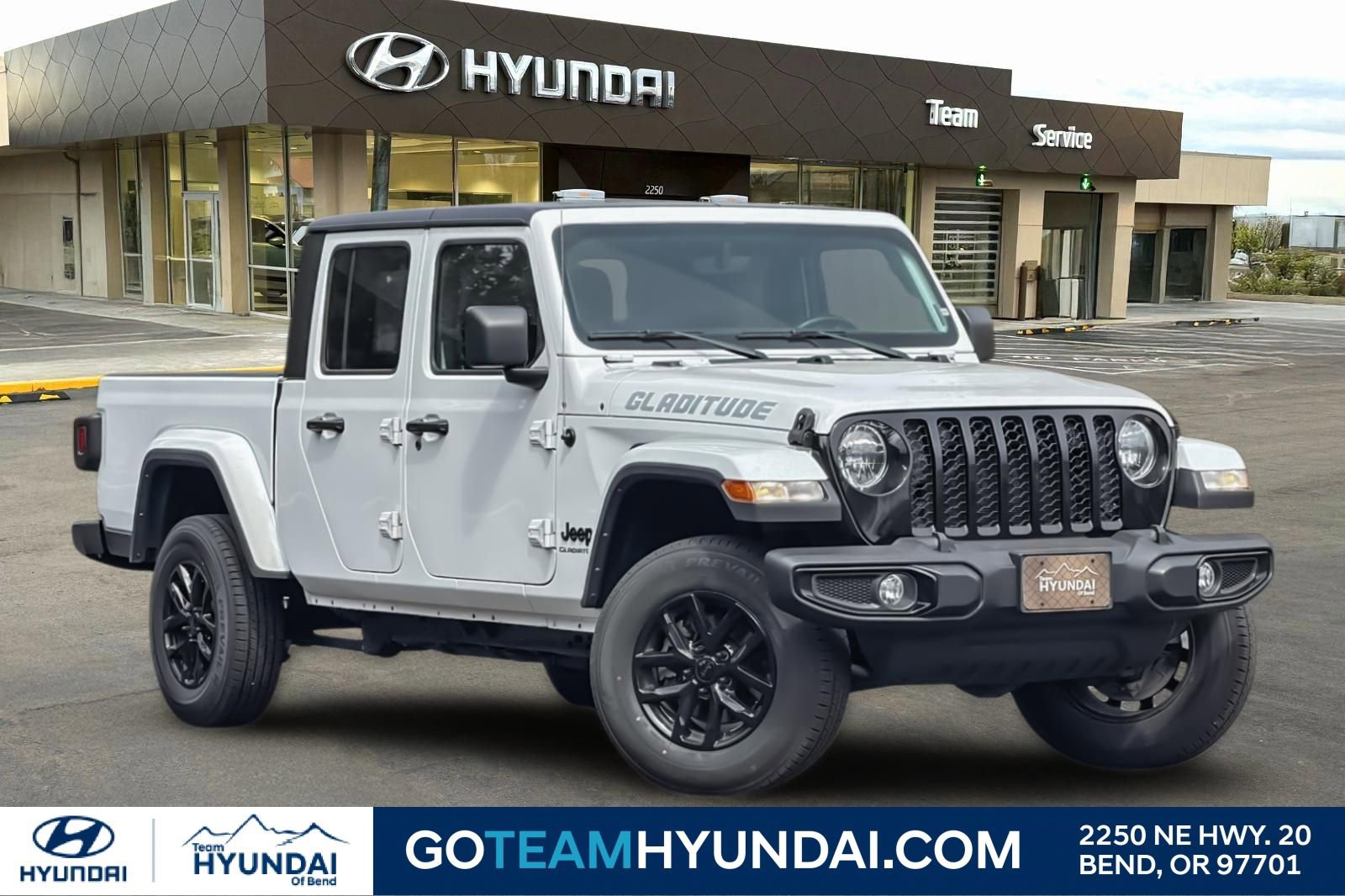 Used 2022 Jeep Gladiator Sport AWD/4WD image 1
