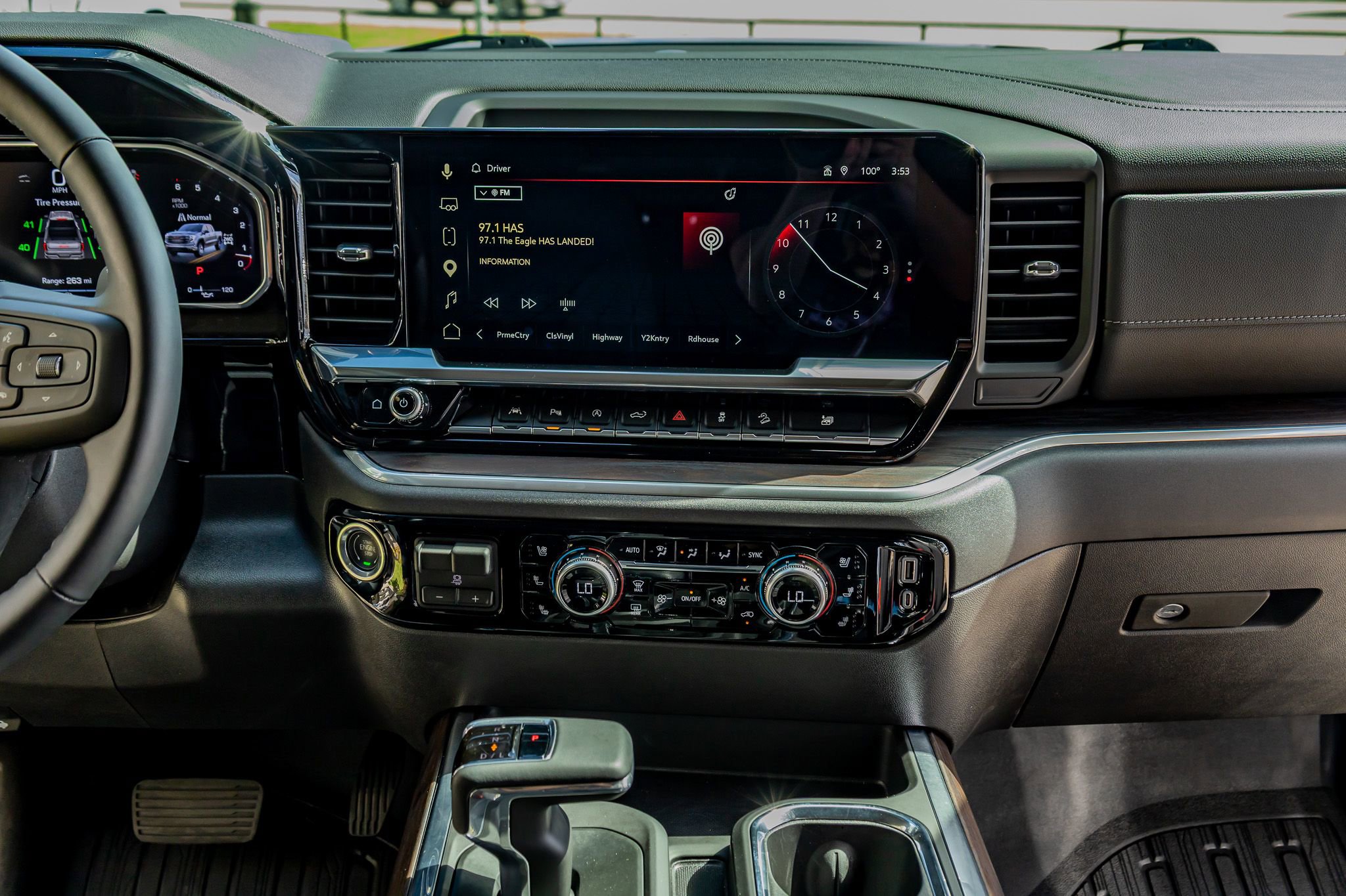 Used 2026 GMC Sierra 1500 SLT w/ SLT Premium Plus Package image 24