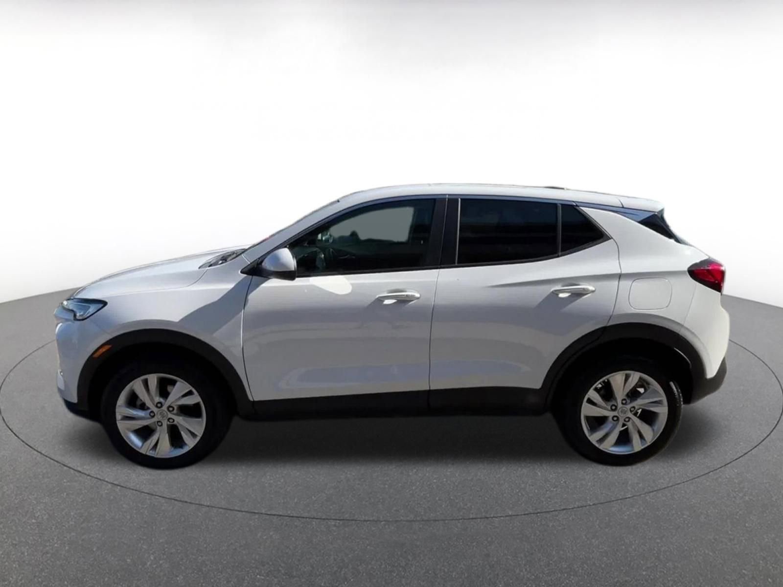 Used 2025 Buick Encore GX Preferred AWD/4WD image 12