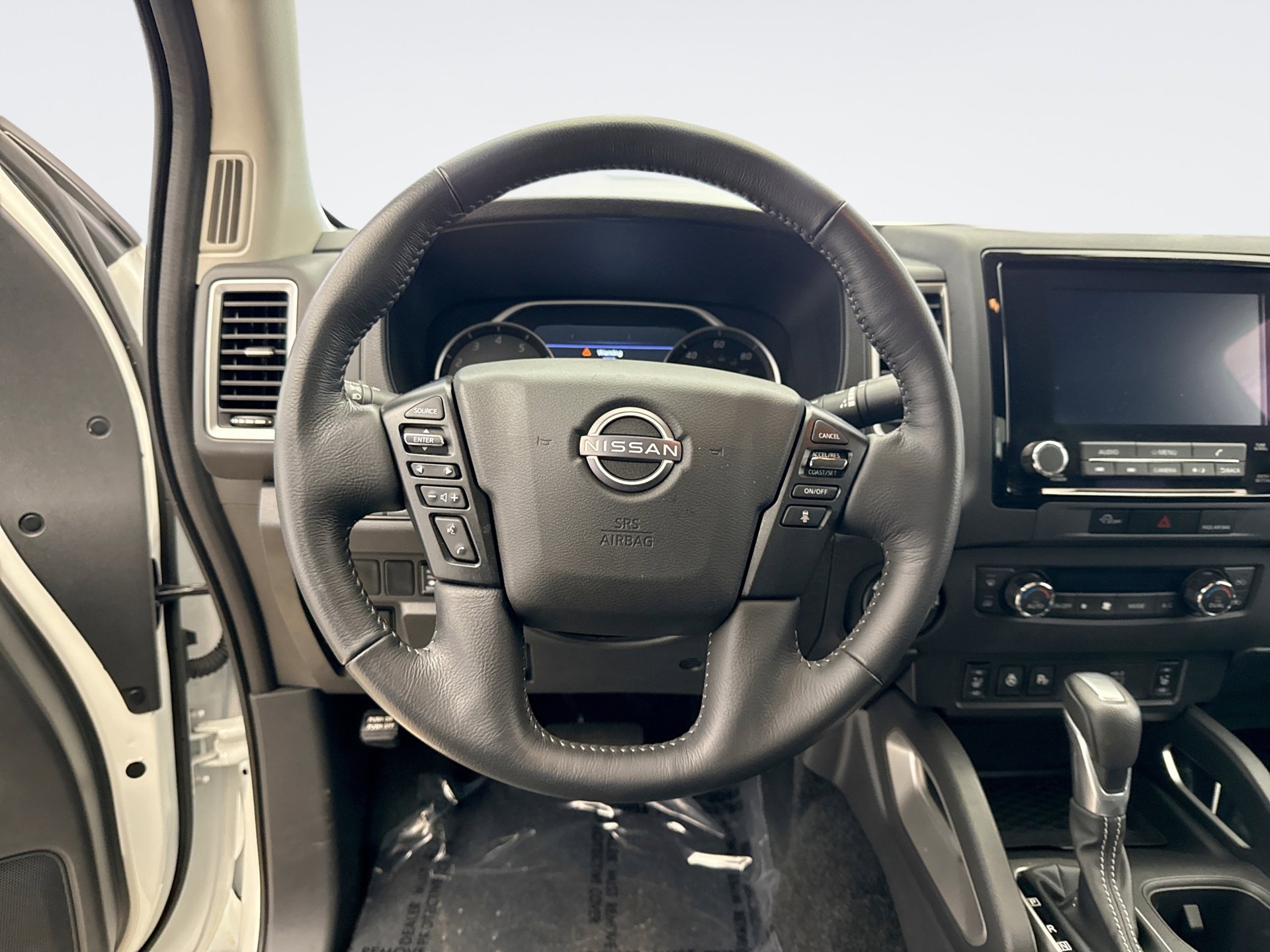 Used 2024 Nissan Frontier SV w/ SV Convenience Package AWD/4WD image 12