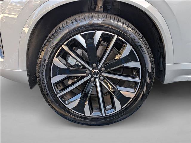 Certified 2025 Volvo XC90 B5 Core w/ Protection Package Premier image 9