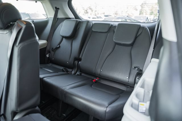Used 2024 Kia Carnival EX FWD image 38